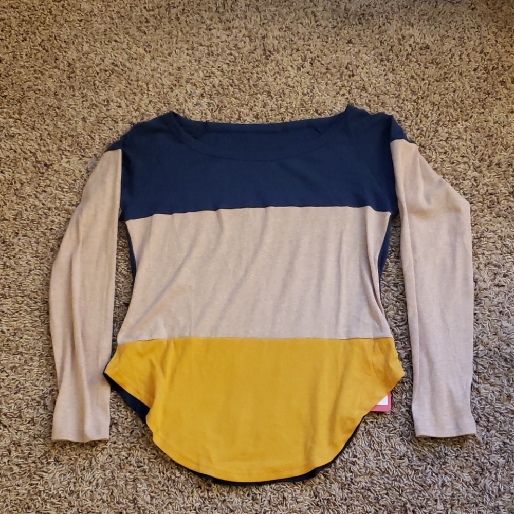 Women's boat neck top-Medium NWT